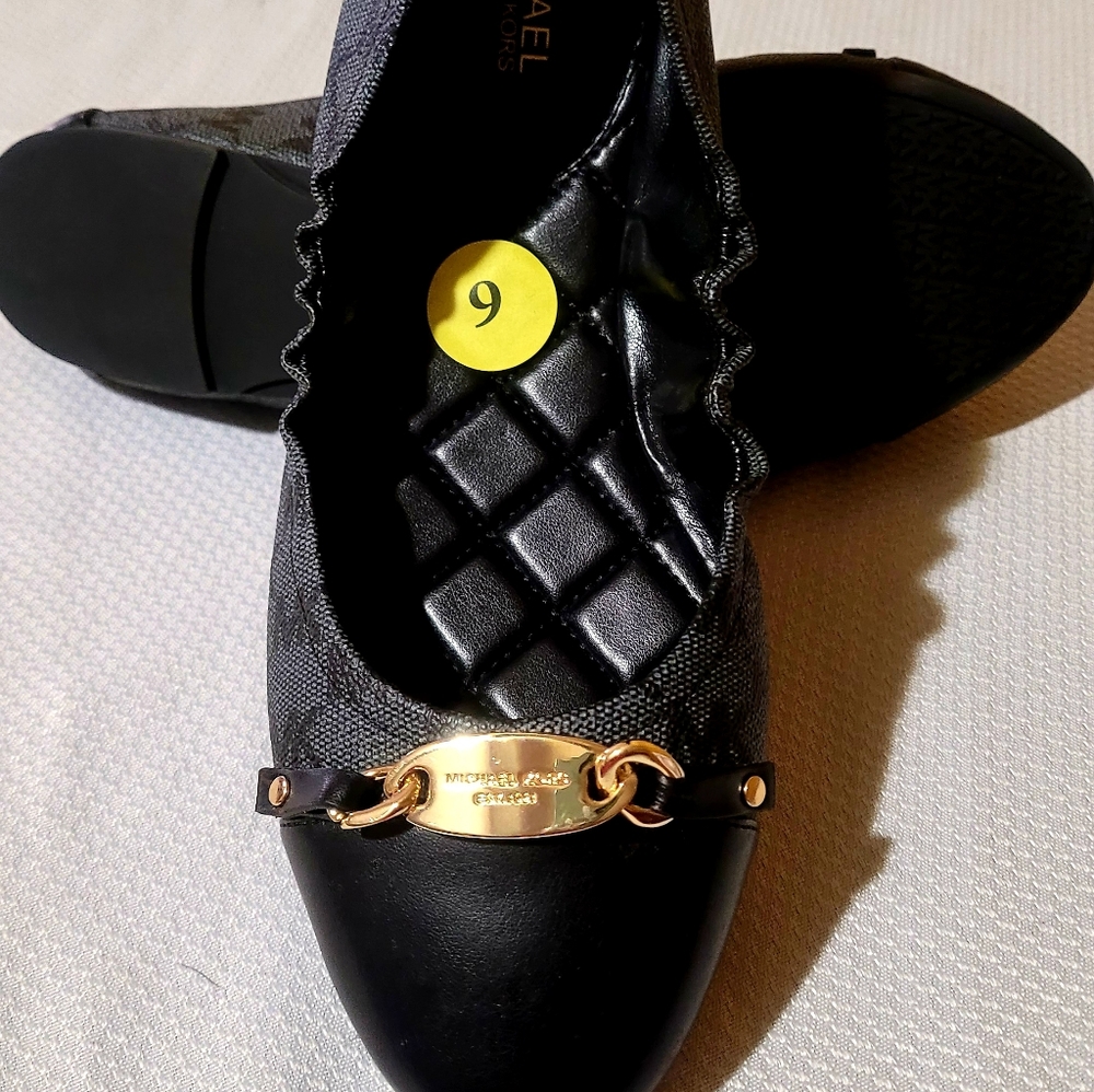 MK Flats Size 9